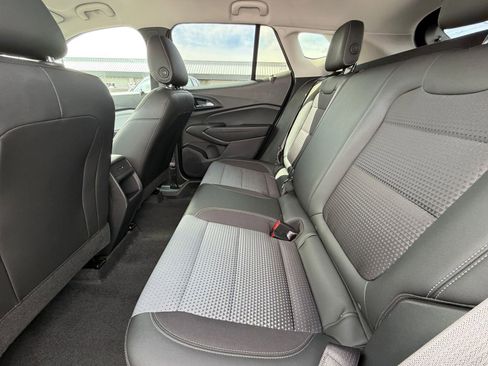 Used 2025 Chevrolet Trax LT image 24