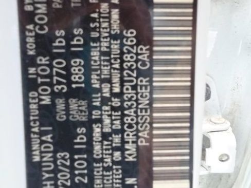 Used 2023 Hyundai Venue Limited FWD image 18