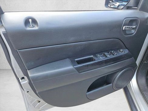 Used 2015 Jeep Patriot Sport w/ Power Value Group FWD image 14