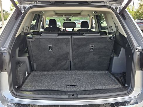 Certified 2025 Volkswagen Atlas SE w/ Panoramic Sunroof Package image 13