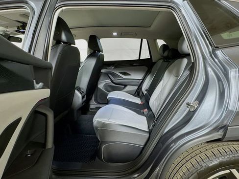New 2026 Volkswagen Tiguan SE FWD image 12