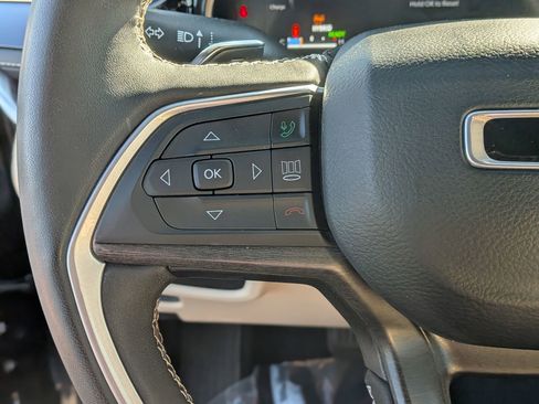 Used 2023 Jeep Grand Cherokee 4WD 4xe w/ Luxury Tech Group II image 21