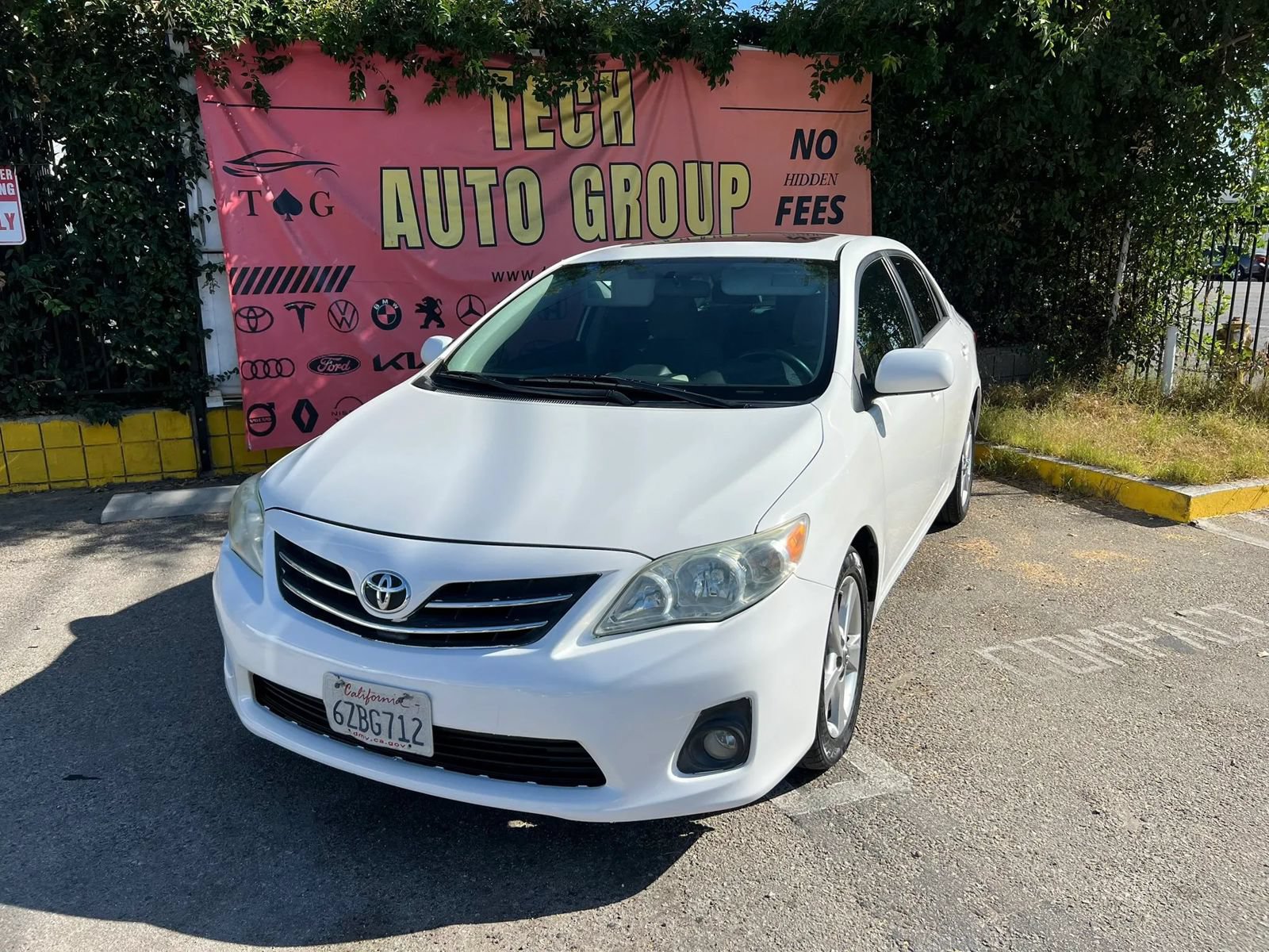 Used 2013 Toyota Corolla LE w/ Premium Pkg FWD image 26