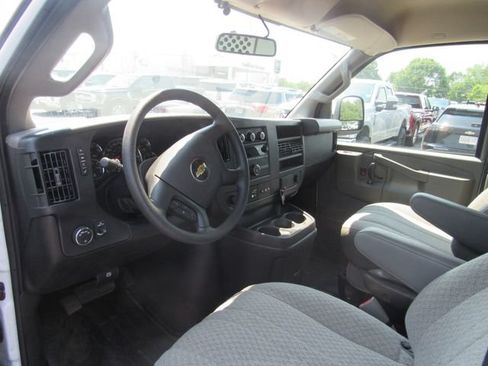 Used 2025 Chevrolet Express 2500 w/ Driver Convenience Package RWD image 8