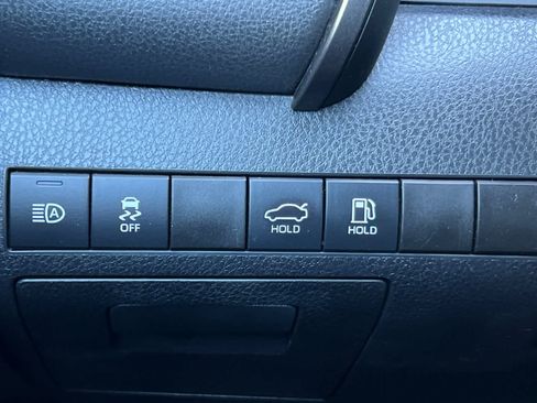 Used 2020 Toyota Camry LE FWD image 28