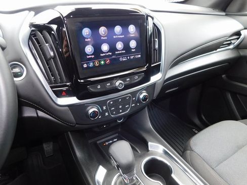 Used 2023 Chevrolet Traverse LT image 40