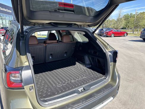 Used 2022 Subaru Outback Touring XT image 10