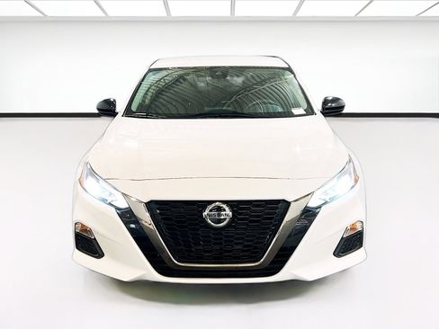 Used 2022 Nissan Altima 2.5 SR FWD image 2