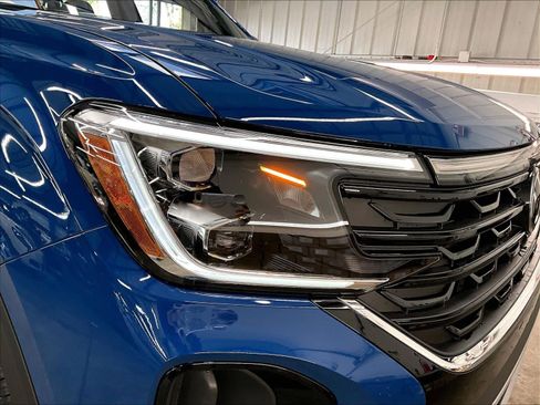 New 2026 Volkswagen Atlas Cross Sport SE image 32