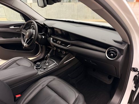 Used 2019 Alfa Romeo Stelvio AWD image 22