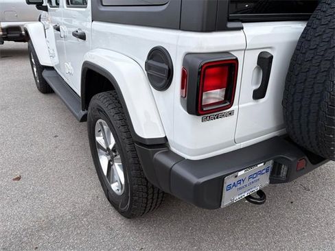 Used 2021 Jeep Wrangler Unlimited Sahara w/ Cold Weather Group image 17
