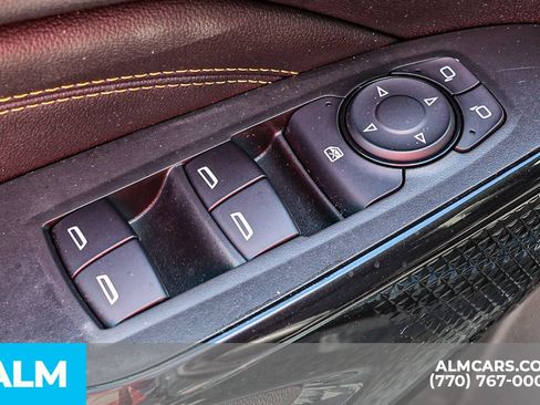 Used 2025 Chevrolet Trax LT FWD image 44