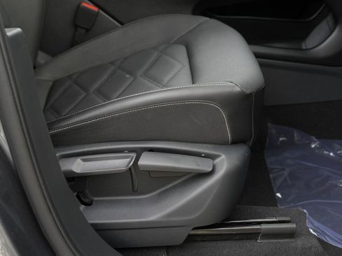 Used 2024 Volkswagen Atlas SE image 38