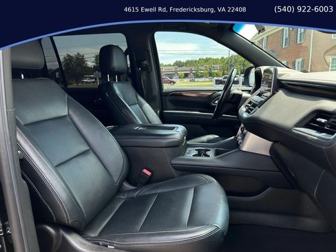 Used 2022 GMC Yukon XL SLE w/ Gmc Pro Safety Plus Package AWD/4WD image 17