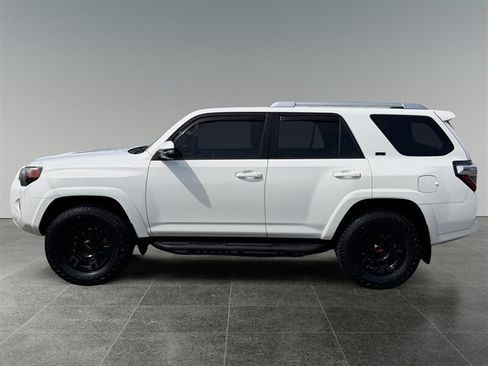 Used 2016 Toyota 4Runner SR5 Premium AWD/4WD image 2