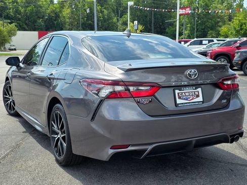 Used 2024 Toyota Camry SE FWD image 3