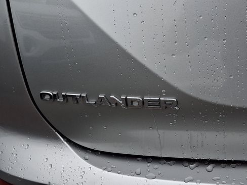 Used 2024 Mitsubishi Outlander SE AWD/4WD image 30