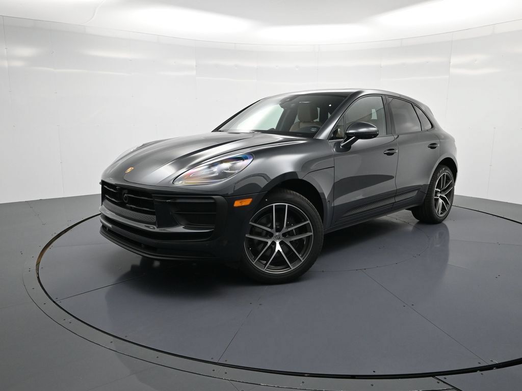 Used 2026 Porsche Macan AWD/4WD image 28