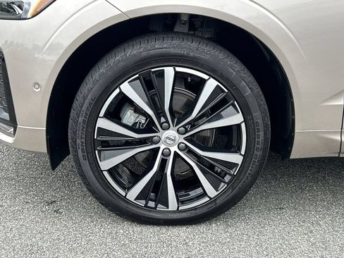 Used 2024 Volvo XC60 B5 Plus w/ Protection Package Premier AWD/4WD image 10