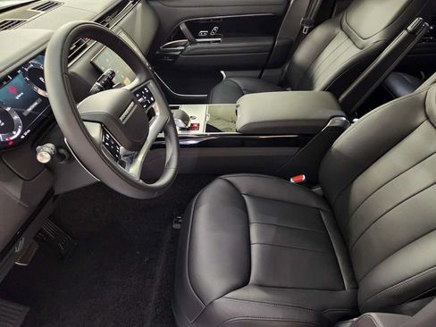 New 2026 Land Rover Range Rover Long Wheelbase SE AWD/4WD image 13