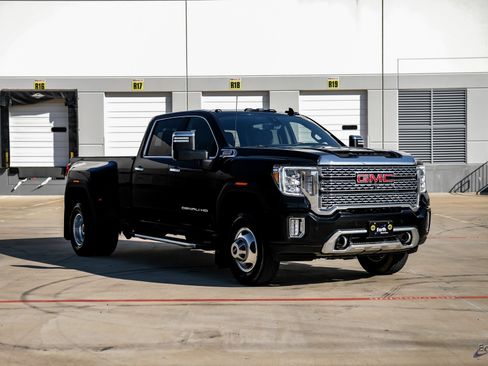 Used 2022 GMC Sierra 3500 Denali w/ Technology Package image 19