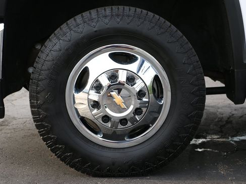 Used 2024 Chevrolet Silverado 3500 LT w/ Convenience Package AWD/4WD image 46