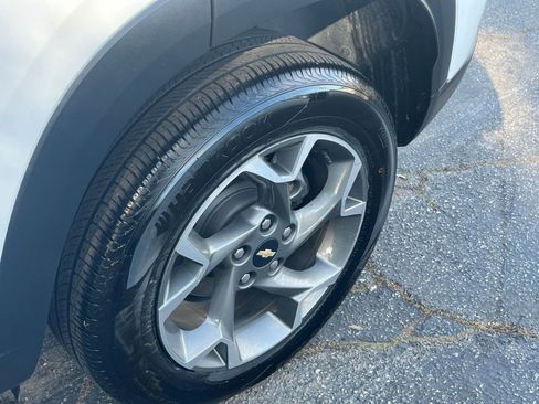 Used 2025 Chevrolet Trax LT w/ LT Convenience Package image 31