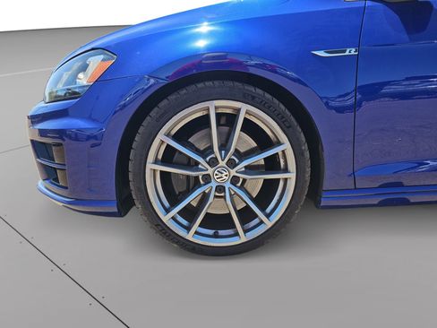 Used 2017 Volkswagen Golf R 4-Door AWD/4WD image 9