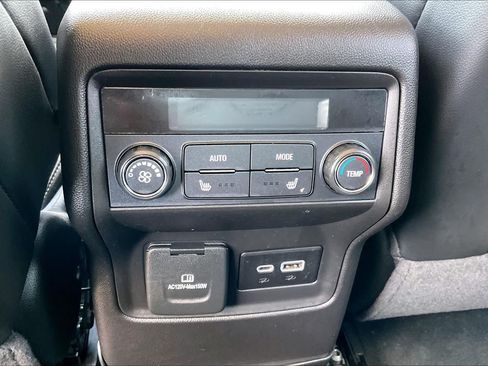 Used 2023 GMC Acadia Denali w/ Black Diamond Edition FWD image 32