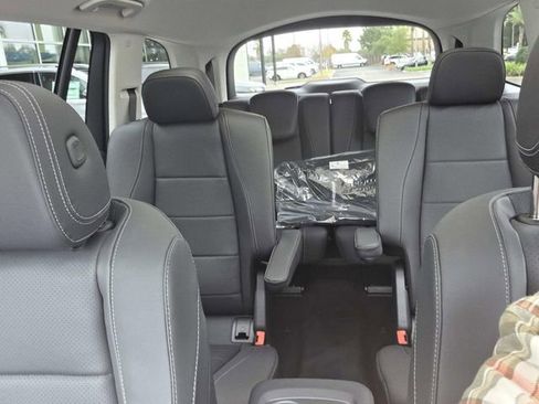 New 2026 Mercedes-Benz GLS 450 4MATIC image 16