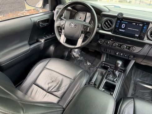Used 2019 Toyota Tacoma TRD Off-Road image 39