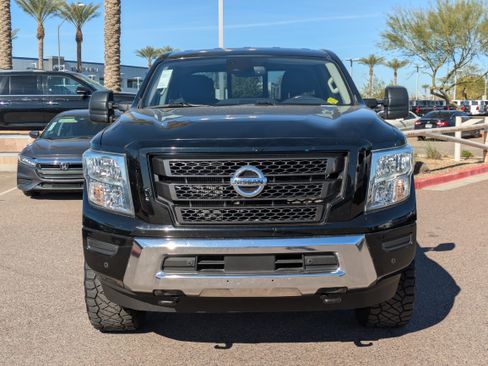 Used 2022 Nissan Titan SV w/ SV Convenience Package image 8