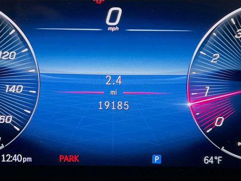 Used 2024 Mercedes-Benz GLB 250 image 8