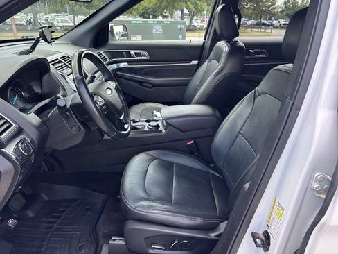 Used 2018 Ford Explorer Limited AWD/4WD image 18