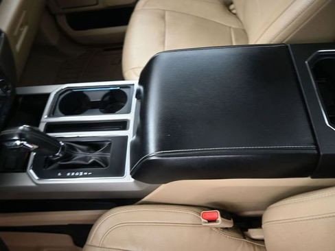 Used 2016 Ford F150 Lariat w/ Equipment Group 502A Luxury image 4