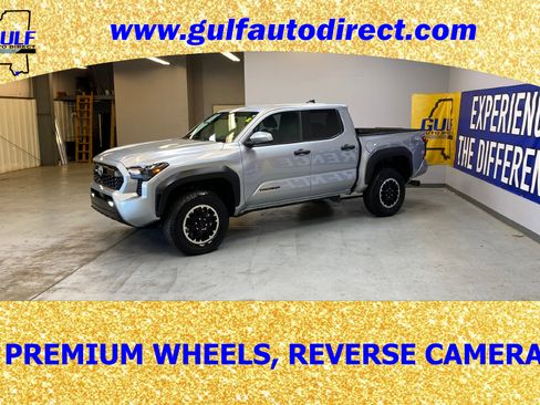 Used 2025 Toyota Tacoma TRD Off-Road image 5