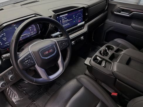 Used 2025 GMC Sierra 1500 SLT RWD image 7