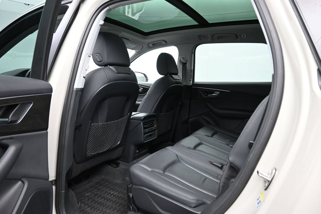 Used 2022 Audi Q7 2.0T Premium Plus w/ Premium Plus Package AWD/4WD image 25