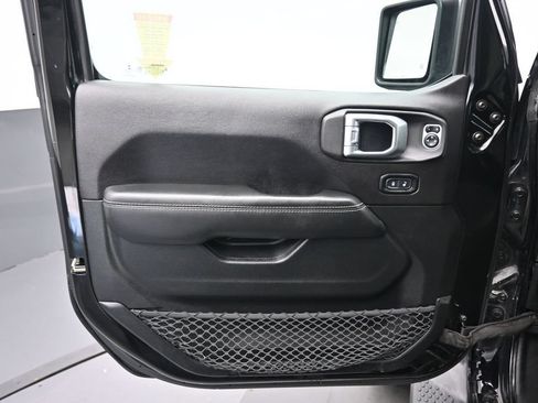 Used 2020 Jeep Wrangler Unlimited Sahara AWD/4WD image 9