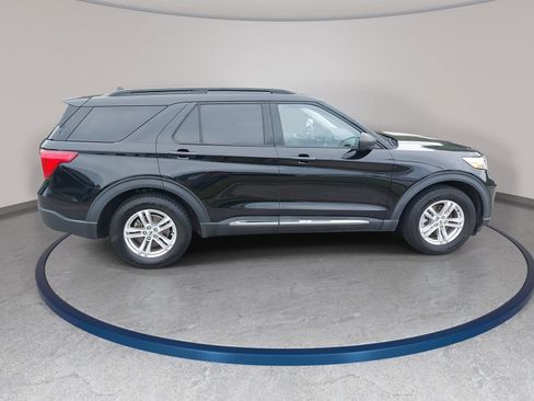 Used 2020 Ford Explorer XLT w/ Equipment Group 202A RWD image 4
