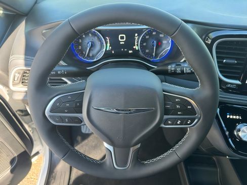 New 2026 Chrysler Pacifica Select image 20