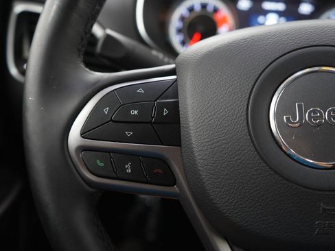 Used 2019 Jeep Cherokee Limited AWD/4WD image 22