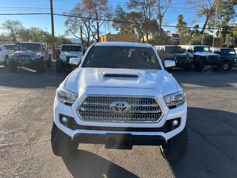 Used 2016 Toyota Tacoma TRD Sport image 45
