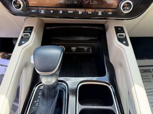 Used 2024 Kia Telluride EX image 23