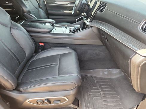 Used 2022 Jeep Wagoneer Series III w/ Premium Group I RWD image 29