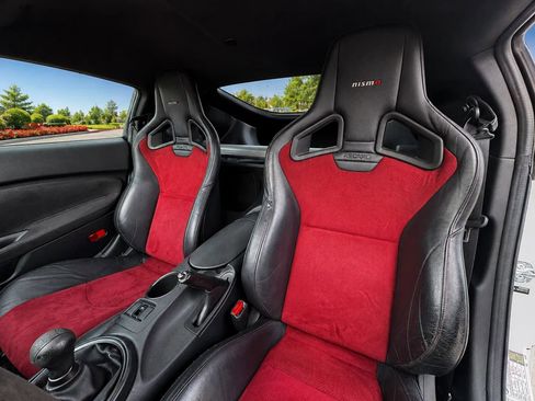 Used 2020 Nissan 370Z NISMO RWD image 13