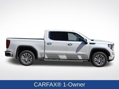 Used 2024 GMC Sierra 1500 Denali w/ Technology Package AWD/4WD image 2