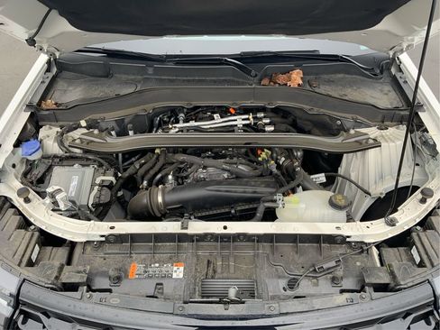Used 2025 Ford Explorer ST-Line w/ ST-Line Street Pack image 24