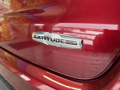 Used 2022 Jeep Compass Latitude w/ Sun and Sound Group image 19