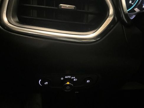 Used 2021 Chevrolet Equinox LT FWD image 23
